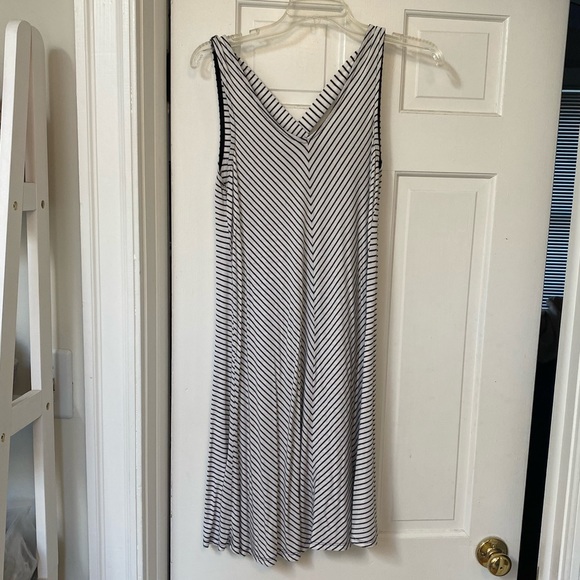 Cable & Gauge Dresses & Skirts - Cable & Guage Women’s summer dress